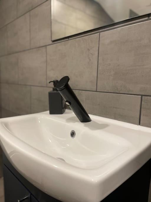 Central Area Terraced House With Private Hot Tub Lincoln Exterior foto