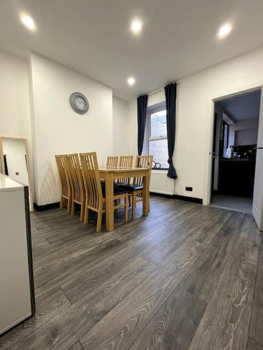 Central Area Terraced House With Private Hot Tub Lincoln Exterior foto